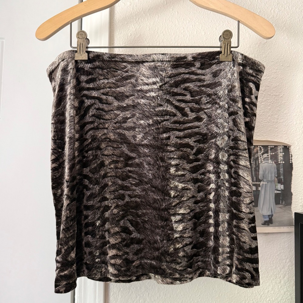 EXPRESS vintage grey tan leopard cheetah animal‎ print suede pull on mini skirt